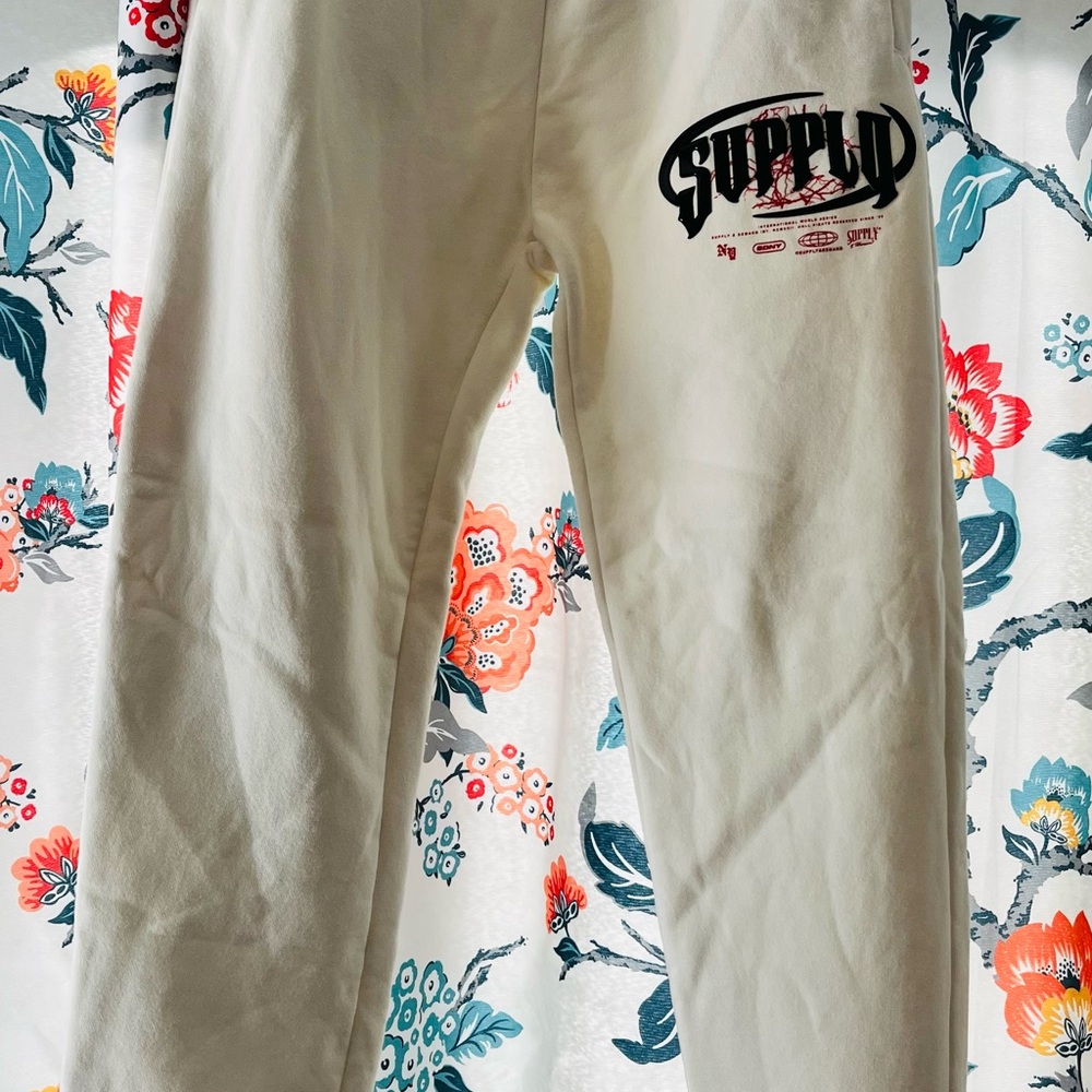 Supply & Demand Cream Colored Sweatpants - Like New! Big Boys Size Large